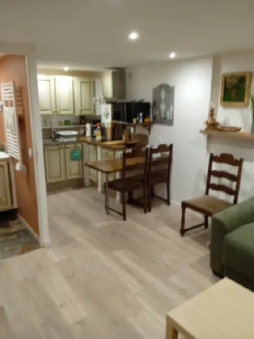 Studio 2 Personnes Centre Ancien de Sainte Maxime a 300 M Plage et Port