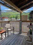 Lou's Loft of Hampton, TN