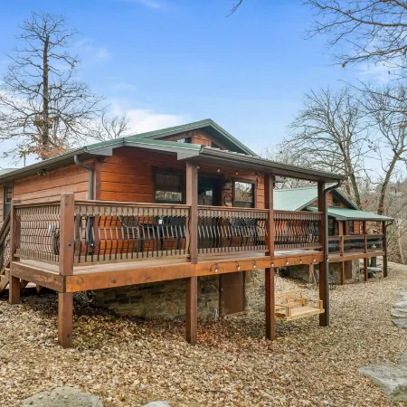 March Sale! Lakefront Cabin directly on Table Rock Lake: w/Pool+Hot Tubs