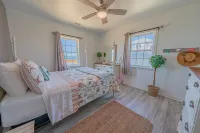 Sunset Cottage on the Pamlico SoundPerfect for Kite surfing - 4-Star