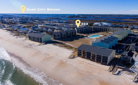 Cozy Coastal Farmhouse Beach condo w/ pool