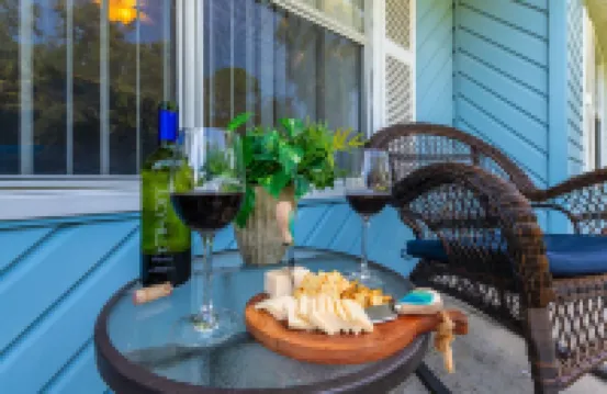 Snowbird Special-Large Comfy Stay Pets Welcome w/Parking Trailers/Bikes/Boats - Homestays