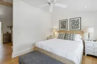 Charming Studio Loft C / Steps to Beach & Dining