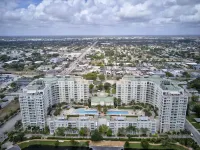 Resort style 1BR/1BA condo