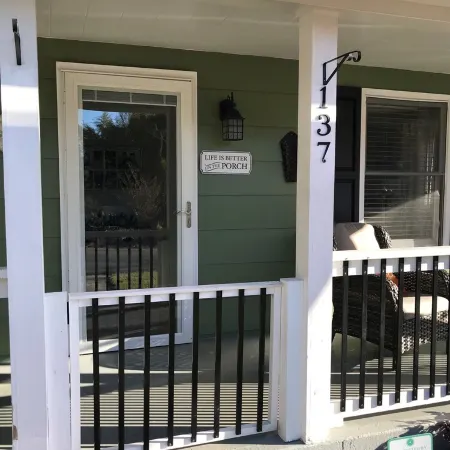 Mayberry Front Porch - 0.5 miles to downtown Mayberry