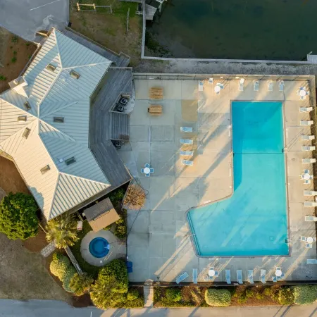Oceanfront Queen's Grant Condo "Tide-the-Knot" with Breathtaking Ocean Views!