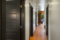 Beautiful Log Farmhouse in Paradise Valley, Montana