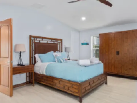 5BR/4.5B Beach House- heated pool, deep water dock, walk to beach!