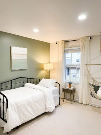 Modern Kid-Friendly Stay, Conveniently Located near MessiahU & Harrisburg Отели в г. Аппер Аллен Тауншип