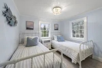 Close to Beach Renovated Dog Friendly Cape Cottage