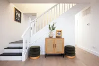 Vero Beach Gem: Pool, Game Room, King Beds, minutes to the beaches...