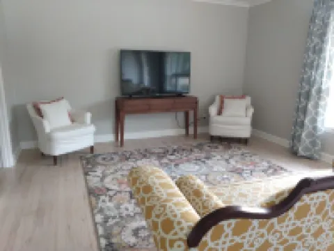 Family Friendly Fully Renovated Quiet House