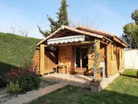 Two-bedroom apartment in the heights of Nice: Small chalet with private garden.