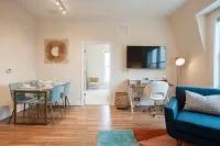 Garage Parking - A Cozy and Stylish Suite Xcape