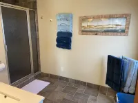 E&K Harbor Inn 1 bedroom Suite on lake Michigan in downtown Baileys Harbor