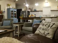 Gorgeous Two Bedroom Modern Farmhouse Cottage Hotels in Electra