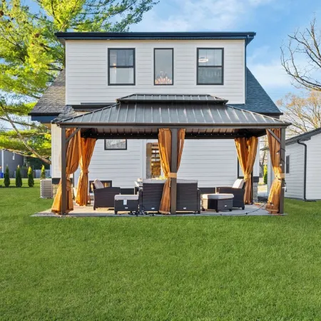 French Country Cottage in lovely Glen Ellyn!