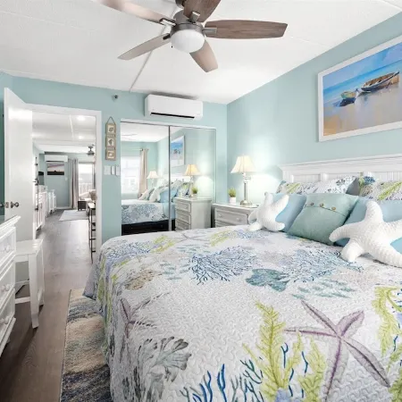 Newly Renovated Condo! Ocean View, Steps to beach, pool, private balcony,A/C