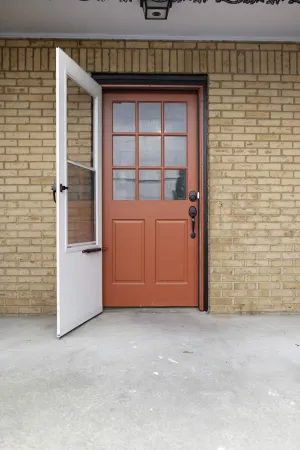 Magnolia Apt- Great Amenities & Price. High Quality Beds and Pillows