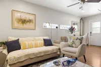 SJ Downtown Private Guess House with Gated Parking Room7