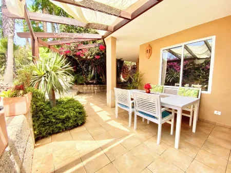 Apartment in country house with tropical garden and pool 2 bedrooms