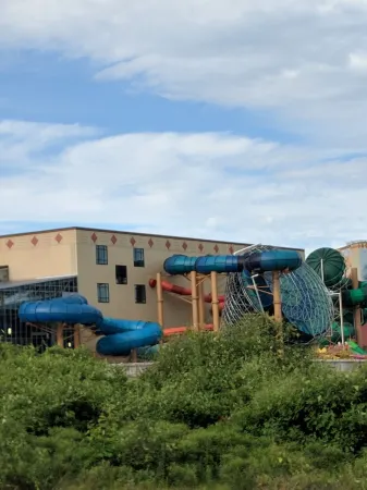 Lakeview Cozy Cottage Pocono Summit 2BR, Firepit, sleeps 6.