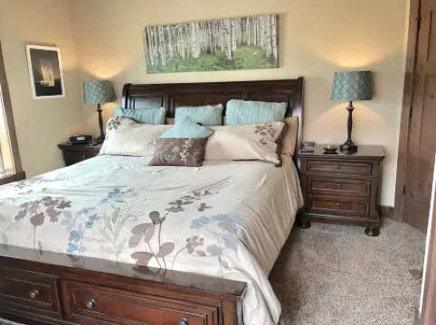 Luxury Home, Hiking Trails, Views, Private Hot Tub!