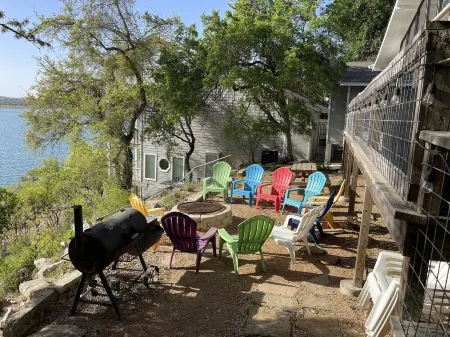 LAKE HAUS- Lake front home! Direct access to Canyon Lake.