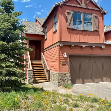 Mammoth Mountain Gondola Views from This Beautiful Retreat!