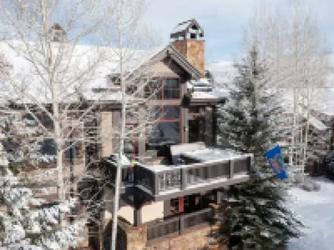 Luxurious Ski-in Ski-out Home in Arrowhead community Hotels in Edwards
