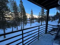 Cozy 1BD/2BA Condo - Steps from Ski Lifts, Hot Tub