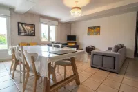 Maison Avec Jacuzzi sur Votre Terrasse et Accès à la Piscine du Domaine