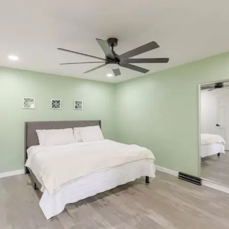 Fantastic Brickhouse sleep 12 plus, near MSU, Bass pro, Springfield downtown!