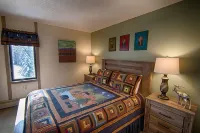 2 BR Updated Condo-Mountain View! Excellent location, views & value!