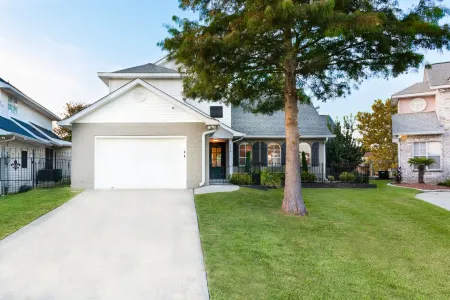 New Orleans Area Beautiful Waterfront Home 4BR with Private Boat Dock