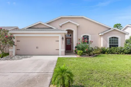 Charming 3-bedroom house in fantastic Haines City with WiFi, AC, near Disney