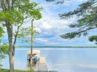 Cozy Lakefront Cabin Retreat: 3 Bedroom Cabin on South Twin Lake, Conover, WI Hotels in Conover