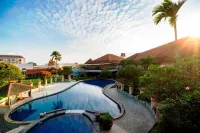 Tirtasanita Resort Kuningan - Pools