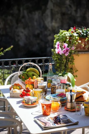 Villa Leonardo in the Heart of Positano Central Location Отели в г. Позитано