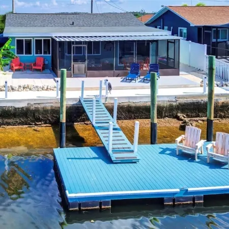 Tidewater: Bring your boat, backyard beach,kayaks.