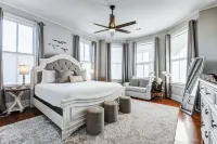 Historic Oasis. Heated pool, Historic Oasis. Heated pool spa large backyard