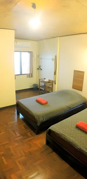 ห้องมาตรฐานเตียงแฝดพร้อมเครื่องปรับอากาศ