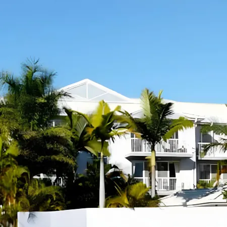 Champelli Palms Apartments