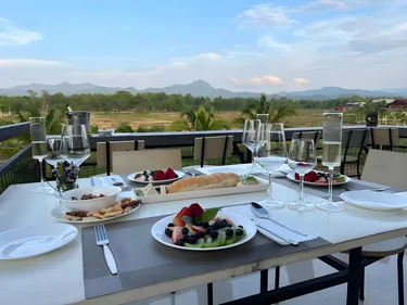 รูปภาพของSuanGlangNa สวนกลางนา