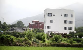 스테이 지리산 아침 썸네일