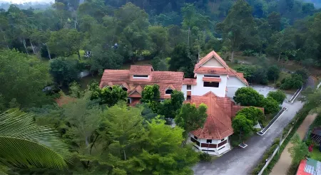 ĒRYA by Suria Janda Baik