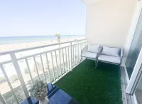 Stunning Oceanfront Apartment in the Heart of Daytona Beach