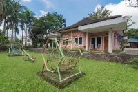 RedDoorz Plus at Grand Yustik Sukabumi Các khách sạn ở Kadudampit