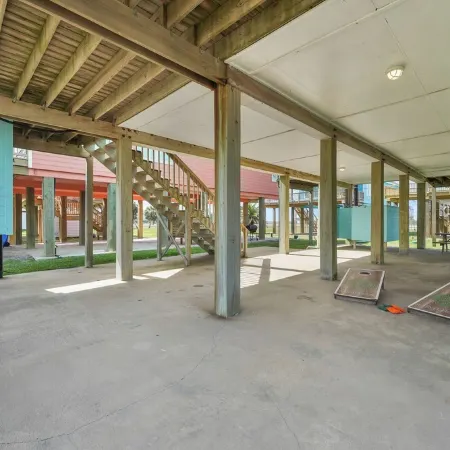 Spacious Coastal Escape + 3 King Ensuites + Bunkroom Ensuite + Beach Gear