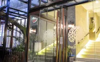 Treehouse Suites - Boutique Serviced Apartment - Apartments